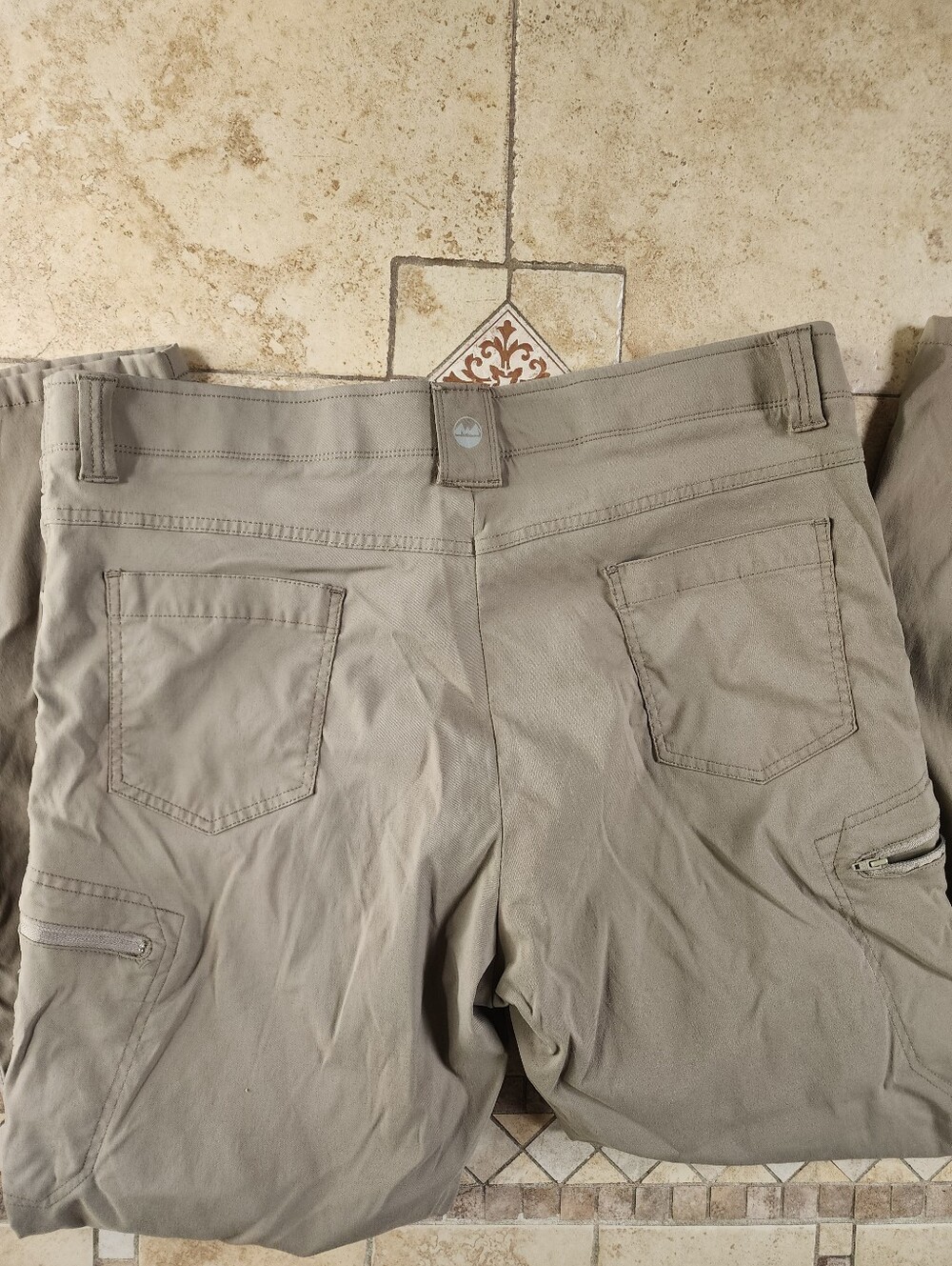 Wrangler Men's Casual Cargo Pants in Taupe - Picture 3 of 3